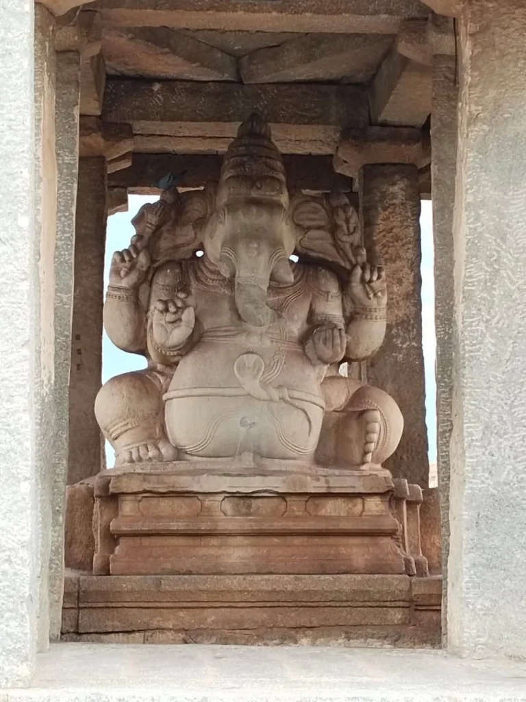 Kaduku Ganesan-Hampi