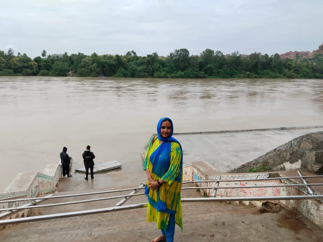 Sandhya E at River Tungabhadra Sandhya E at River Tungabhadra